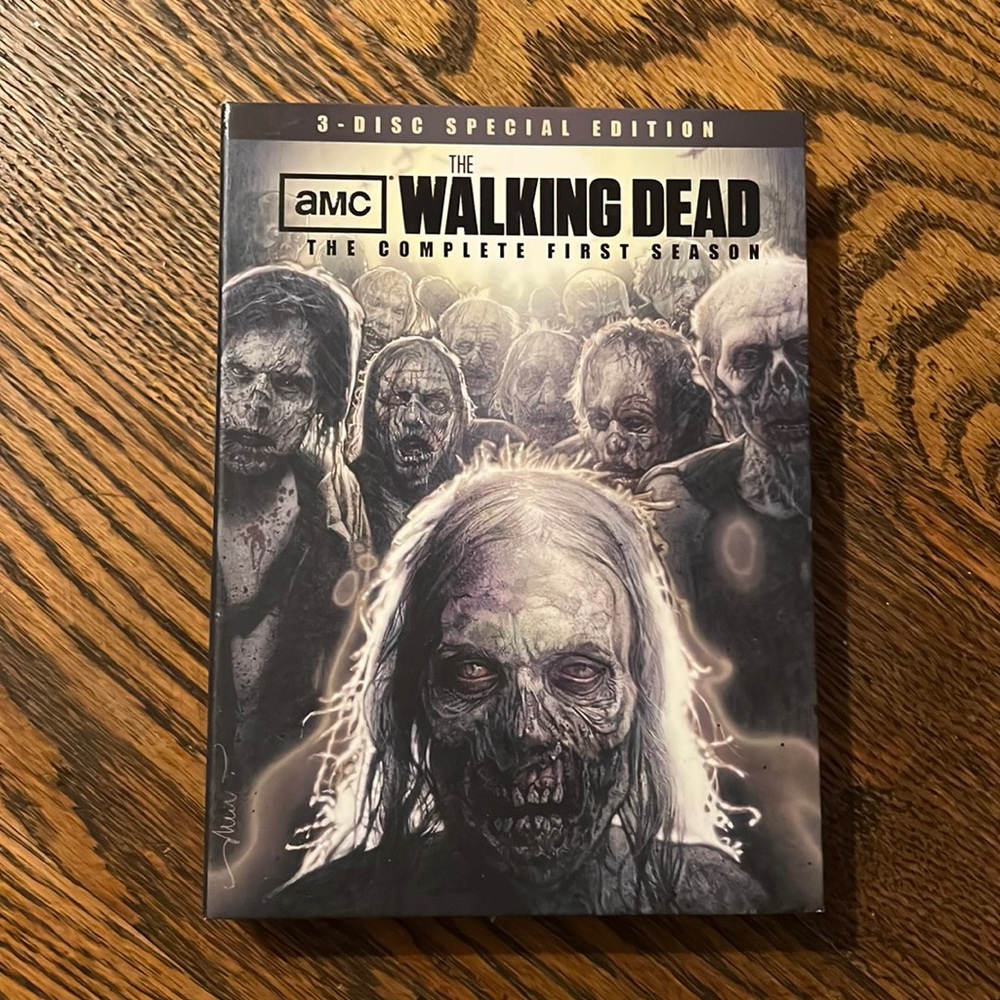 The Walking Dead Complete First Season 3 Disc Special